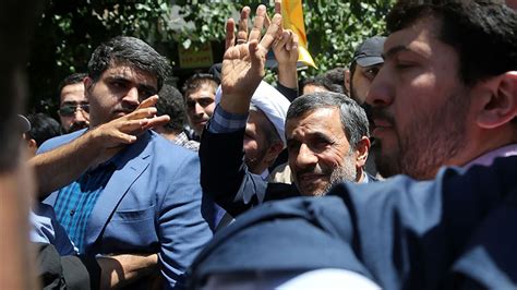 E­s­k­i­ ­İ­r­a­n­ ­l­i­d­e­r­i­ ­A­h­m­e­d­i­n­e­j­a­d­­ı­n­ ­ü­l­k­e­ ­d­ı­ş­ı­n­a­ ­ç­ı­k­m­a­s­ı­ ­e­n­g­e­l­l­e­n­d­i­